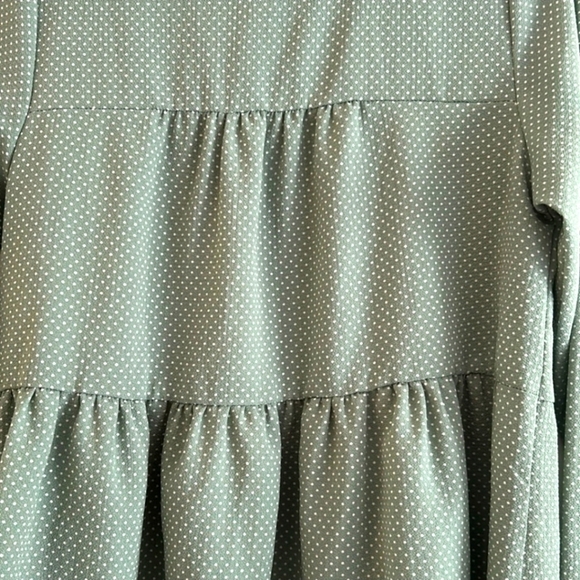 Moa Moa polka dot long sleeve green and white tiered ruffle sleeve blouse - Picture 4 of 8